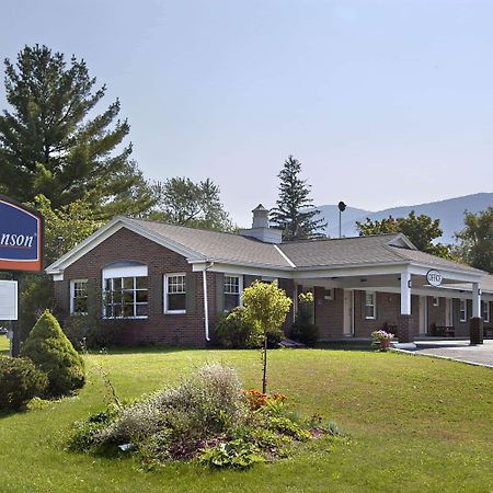 Howard Johnson By Wyndham Williamstown Exterior photo